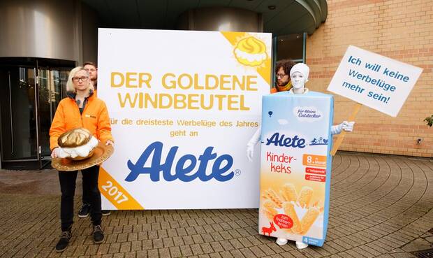 Protestaktion am Firmensitz bei Frankfurt: Alete war bis 2014 eine Marke des Nahrungsmittelkonzerns Nestlé und ist jetzt in der Hand der Unternehmensbeteiligungsgesellschaft BWK GmbH. © foodwatch e.V.