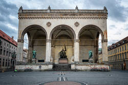 © tichr / iStock / Thinstock Odeonsplatz in München