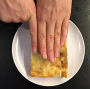 Finger vermessen ein Lebensmittel