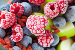 © pawel_p / iStock / Thinkstock Gefrorene Beeren.