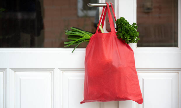 Wie haben sich Ernährungs- und Bewegungsverhalten während des Lockdowns verändert? © fermate/iStock/Getty Images Plus