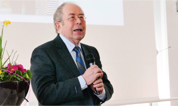 Prof. Dr. Helmut Erbersdobler bei seiner Ernennung zum Ehrenherausgeber 2016. © UZV