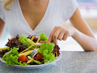 Die Testpersonen sollen Auskunft über ihre Ernährungsgewohnheiten geben. © Jupiterimages / Pixland / Thinkstock © Jupiterimages / Pixland / Thinkstock