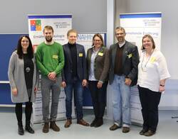 v. l. n. r.: Dr. Eleonore Heil, Alexander Schrode, Timo Eckhardt, Dr. Andrea Lambeck, Tobias Reichert, Dr. Irmgard Jordan © Arbeitsgruppe Ernährungsökologie/Eleonore Heil v. l. n. r.: Dr. Eleonore Heil, Alexander Schrode, Timo Eckhardt, Dr. Andrea Lambeck, Tobias Reichert, Dr. Irmgard Jordan © Arbeitsgruppe Ernährungsökologie/Eleonore Heil
