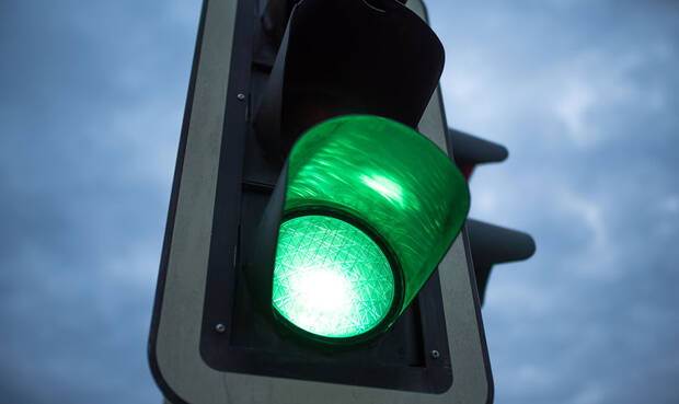 Ampel mit grünem Licht. © Hopfphotography / iStock / Thinkstock