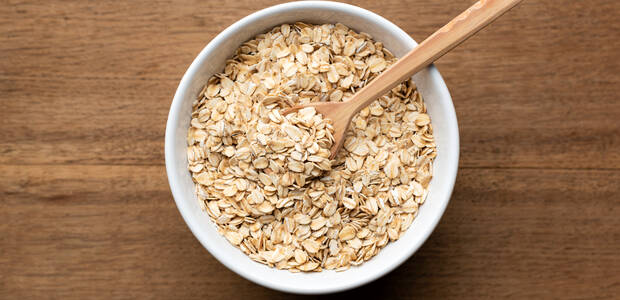 Schüssel mit Haferflockn