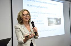 Diätassistentin und Medizinpädagogin Birgit Blumenschein zum Thema „Selbstmarketing für Diätassistenten*innen“. © VDD / Christian Augustin Diätassistentin und Medizinpädagogin Birgit Blumenschein zum Thema „Selbstmarketing für Diätassistenten*innen“. © VDD / Christian Augustin