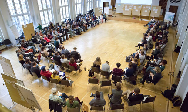 Ende 2018 trafen sich in Frankfurt annähernd 30 Ernährungsräte zum 2. Vernetzungskongress. © Ramirez/Ernährungsrat Frankfurt